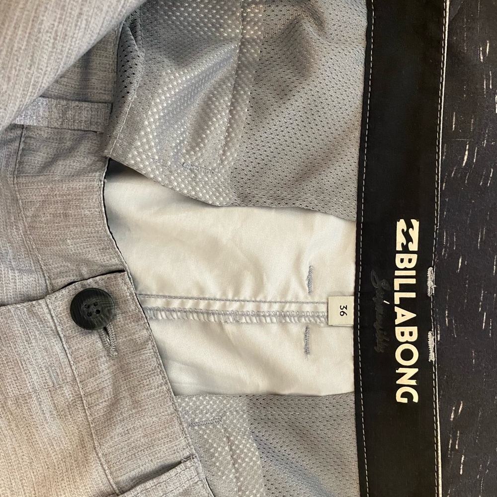 Free Shipping. Men’s Billabong shorts size 34